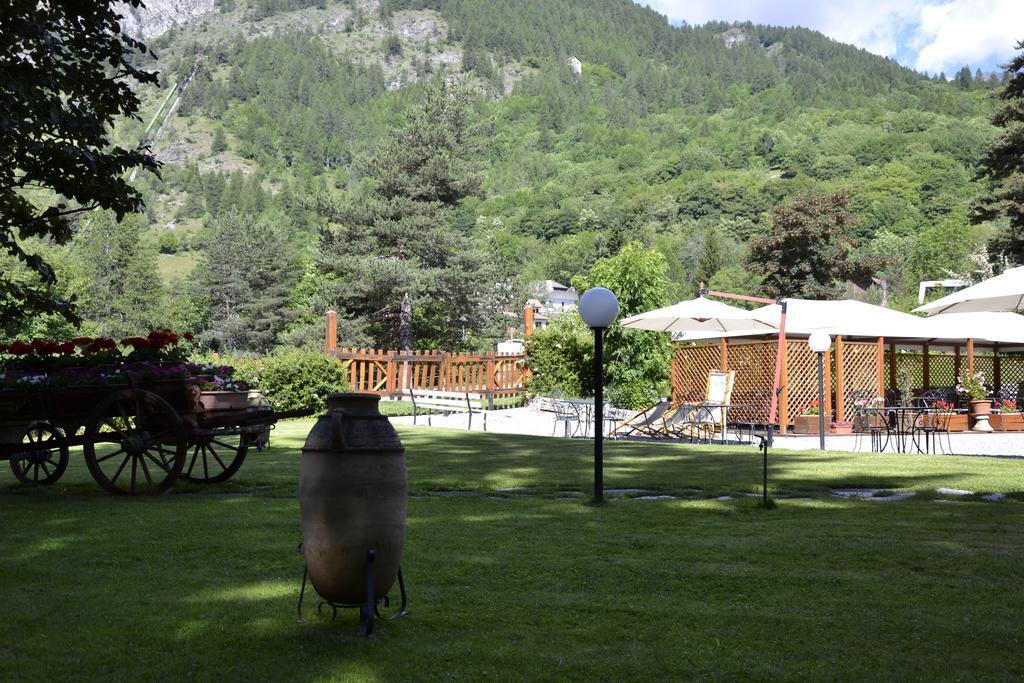 Hotel Bucaneve Bardonecchia Esterno foto